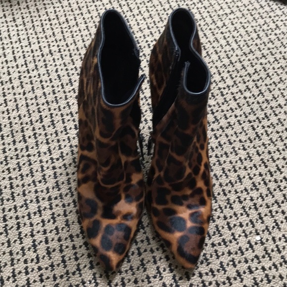 Vera Wang Shoes - Vera wang pony calf bootie size 9